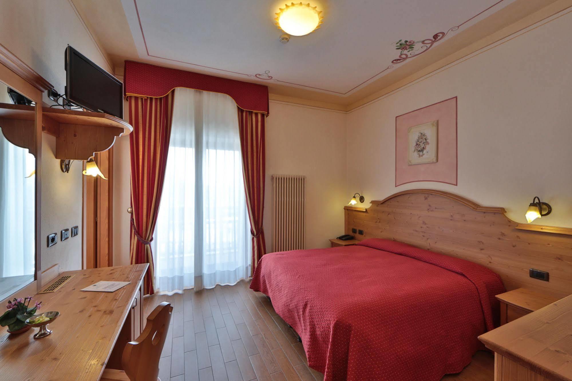 Hotel Fai Фай дела Паганела Екстериор снимка